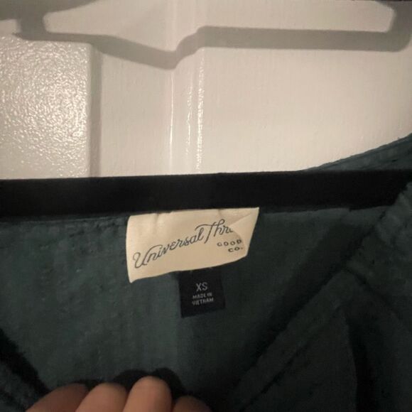 Universal Thread Peasant Top - Picture 2 of 3